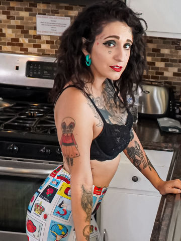 Gia Lovely